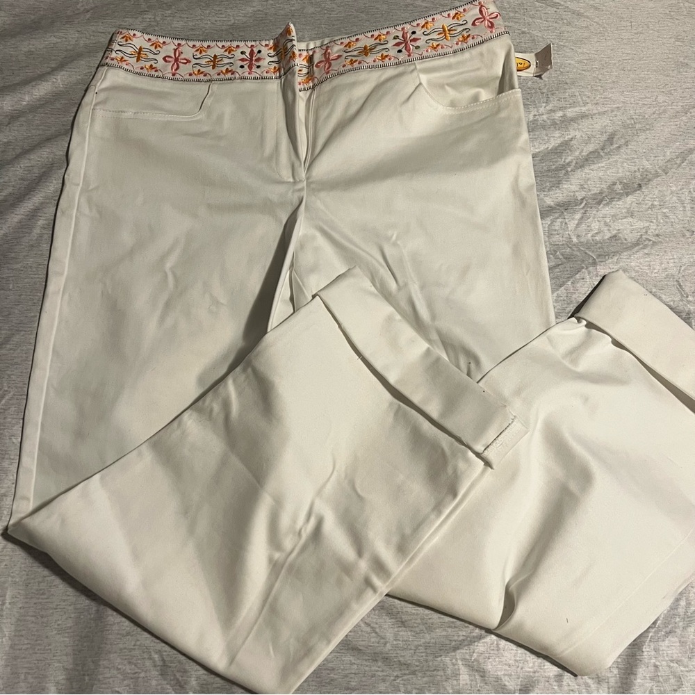 Talbots White Pants with Floral Embroidery Women’s 12 NWT - Picture 3 of 6